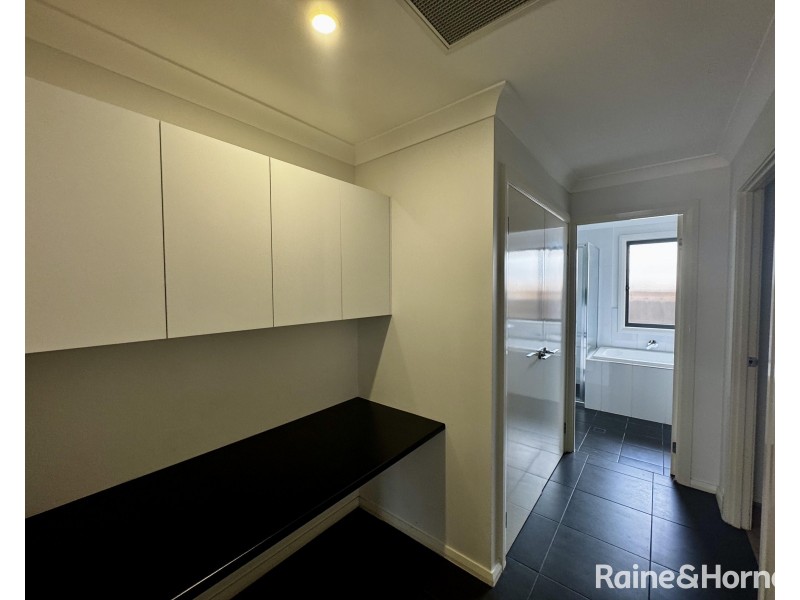 1 Sandpiper Circuit, Aberglasslyn NSW 2320