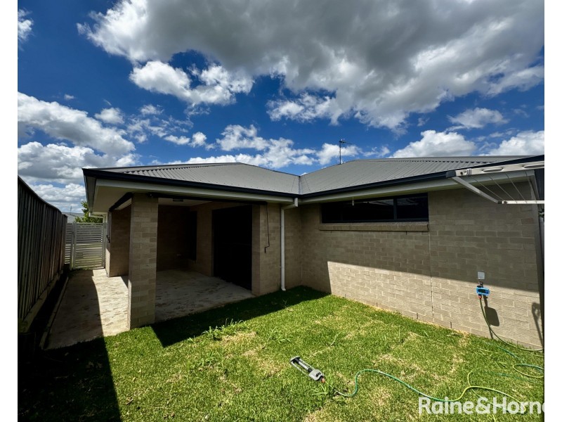 1 Sandpiper Circuit, Aberglasslyn NSW 2320