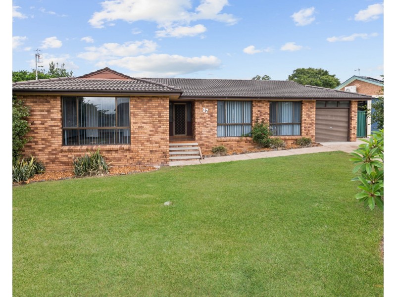 37 Galway Crescent, Metford NSW 2323
