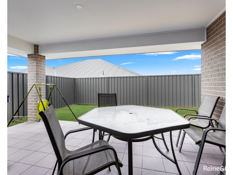 1 Cruden Circuit, Heddon Greta NSW 2321