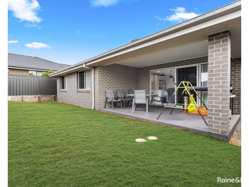 1 Cruden Circuit, Heddon Greta NSW 2321