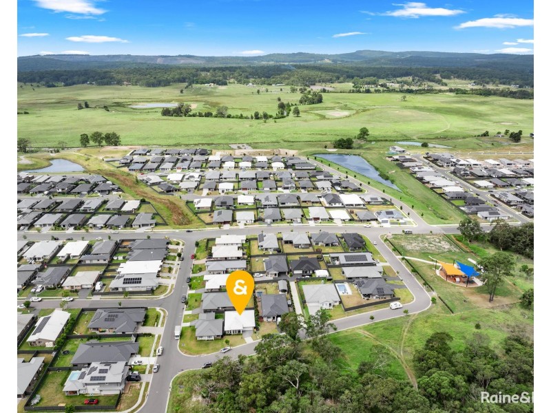1 Cruden Circuit, Heddon Greta NSW 2321