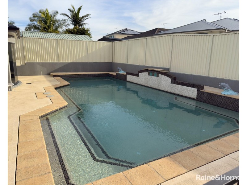 2 Drayton Crescent, Thornton NSW 2322