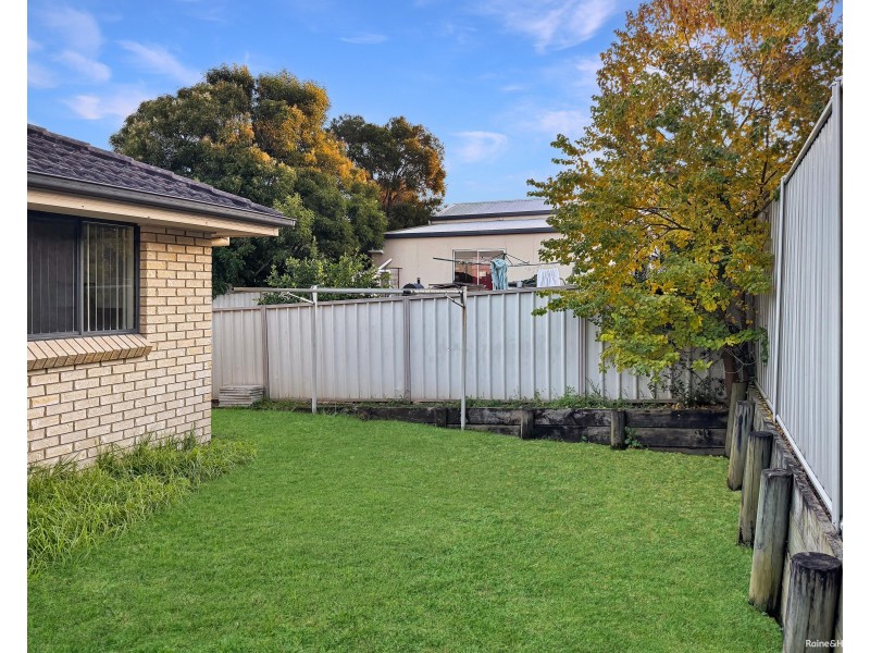 2/76 Brigantine Street, Rutherford NSW 2320