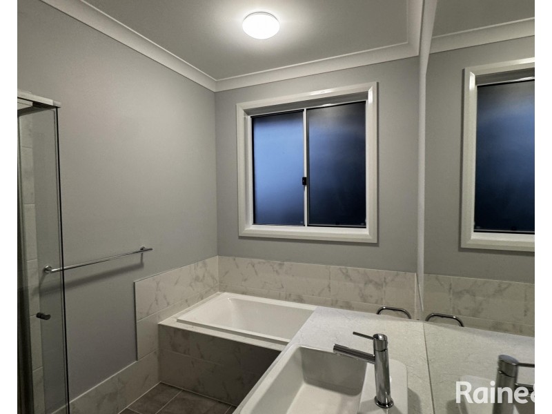 6 Integrity Street, Cameron Park NSW 2285
