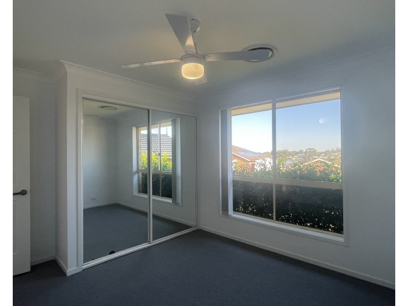 4 Springvale Circuit, Cameron Park NSW 2285