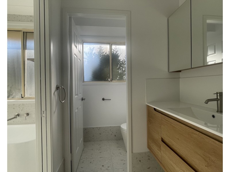 4 Springvale Circuit, Cameron Park NSW 2285