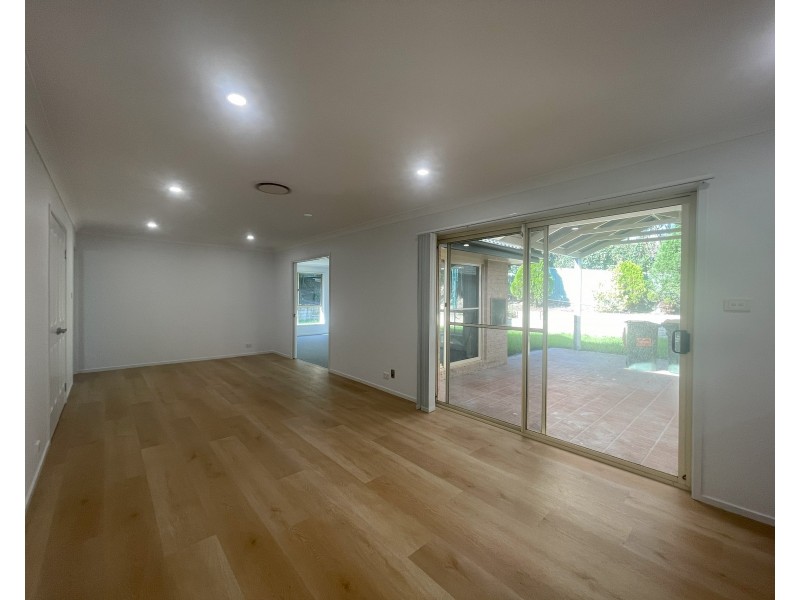 4 Springvale Circuit, Cameron Park NSW 2285