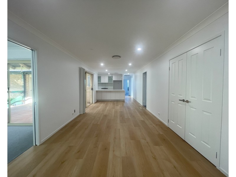 4 Springvale Circuit, Cameron Park NSW 2285