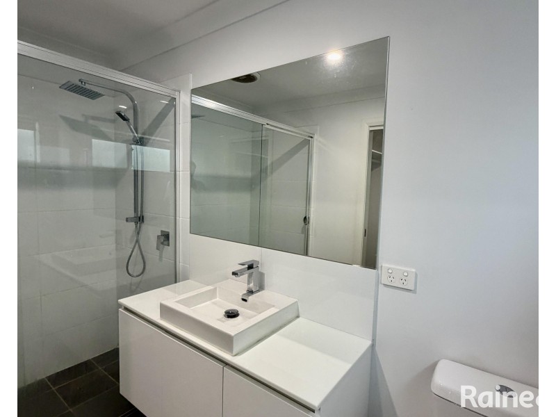 8 Butterworth Street, Cameron Park NSW 2285