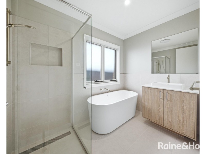 43 Morningstar Crescent, North Rothbury NSW 2335