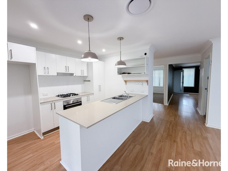 10 Tenyo Street, Cameron Park NSW 2285