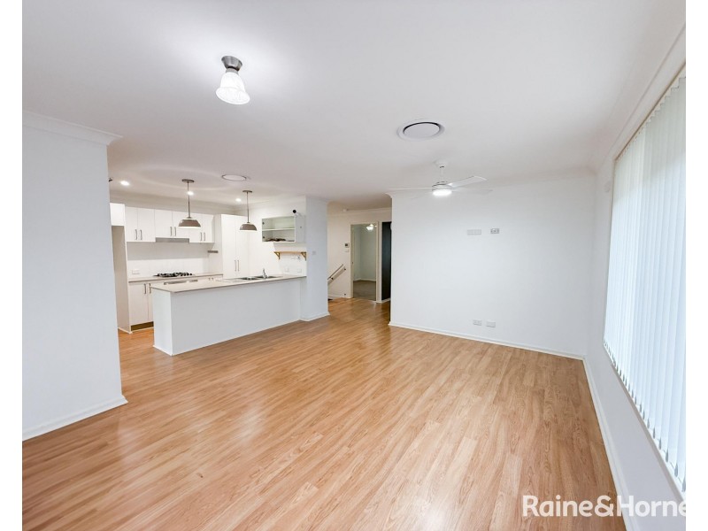 10 Tenyo Street, Cameron Park NSW 2285