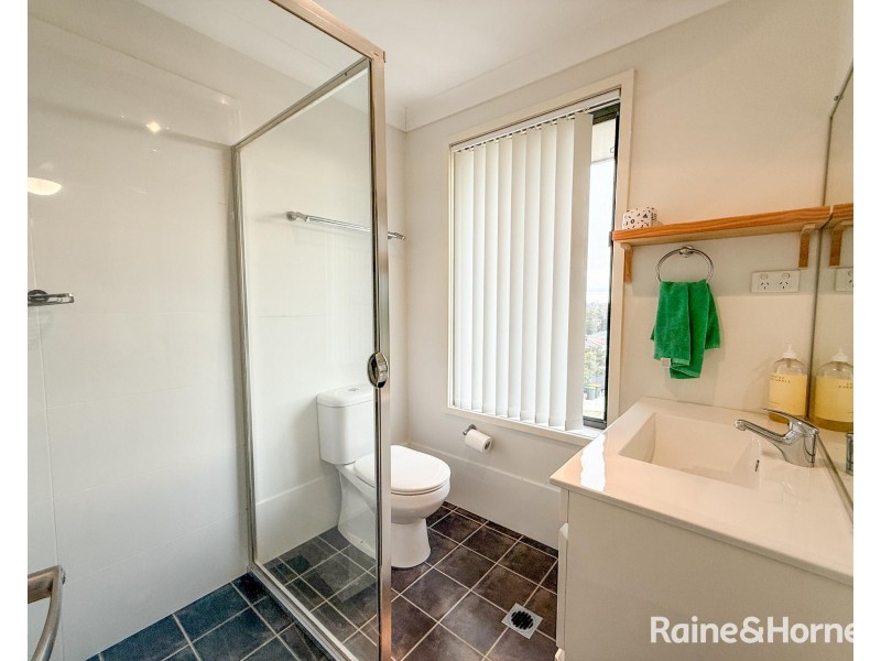 10 Tenyo Street, Cameron Park NSW 2285