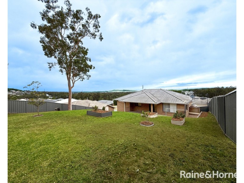10 Tenyo Street, Cameron Park NSW 2285
