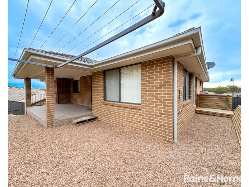 10 Tenyo Street, Cameron Park NSW 2285