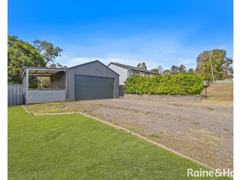 1 Unicomb Close, Rutherford NSW 2320