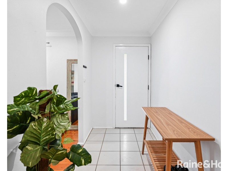 1 Unicomb Close, Rutherford NSW 2320