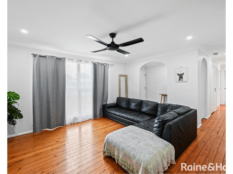 1 Unicomb Close, Rutherford NSW 2320