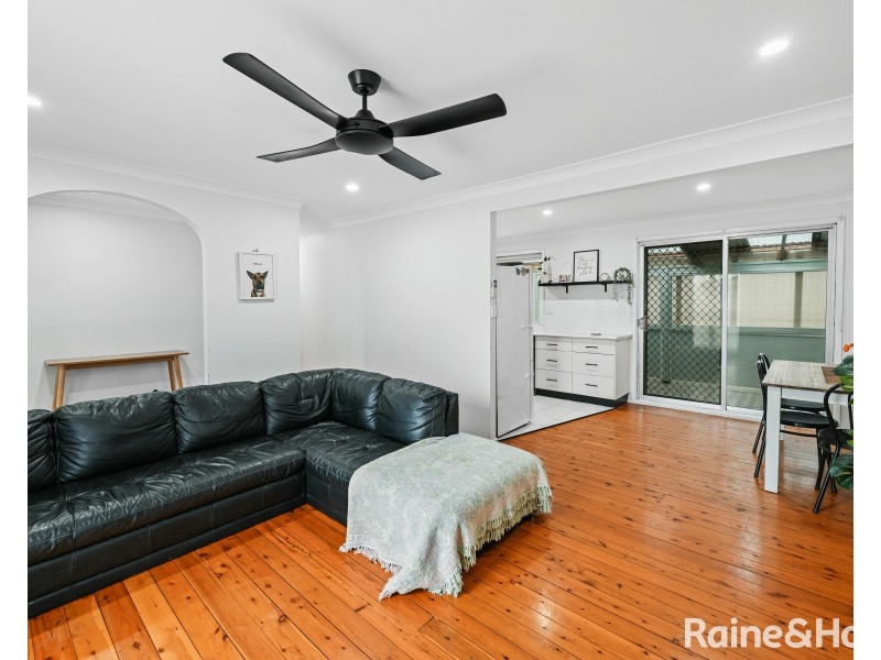 1 Unicomb Close, Rutherford NSW 2320