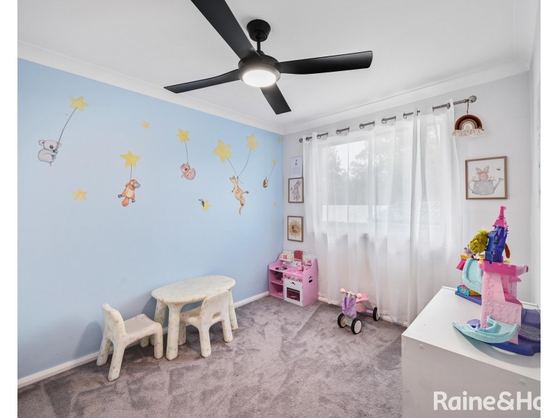 1 Unicomb Close, Rutherford NSW 2320