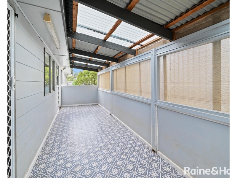 1 Unicomb Close, Rutherford NSW 2320