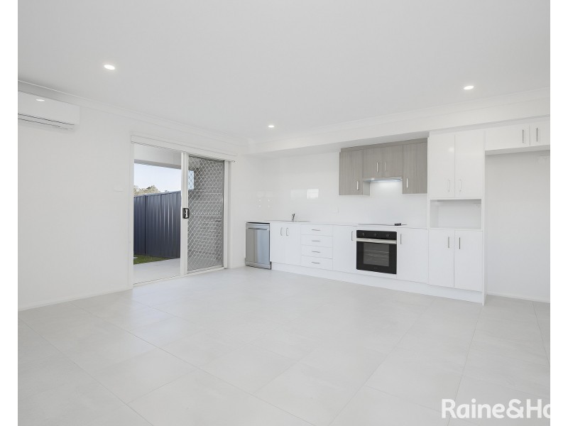 2/17 Leyland Circuit, Lochinvar NSW 2321
