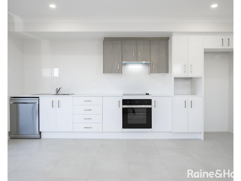 2/17 Leyland Circuit, Lochinvar NSW 2321