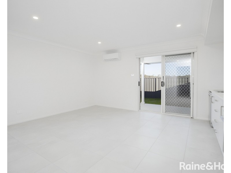 2/17 Leyland Circuit, Lochinvar NSW 2321
