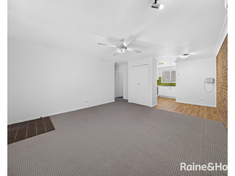 2/10 Tyrell Street, Tenambit NSW 2323