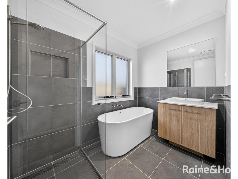 28 Karinyup Circuit, Heddon Greta NSW 2321