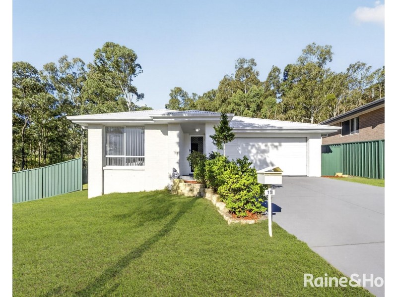 13 Coolabah Close, Fletcher NSW 2287
