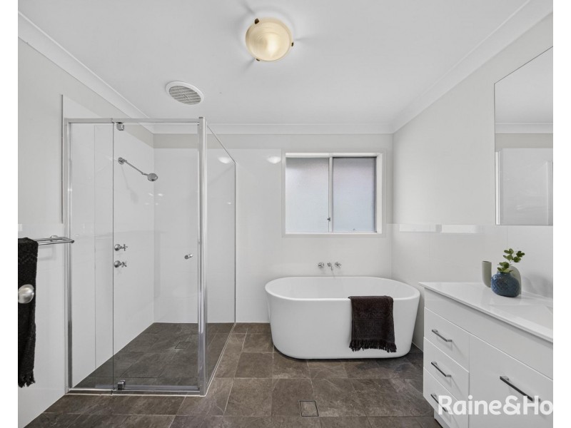 13 Coolabah Close, Fletcher NSW 2287