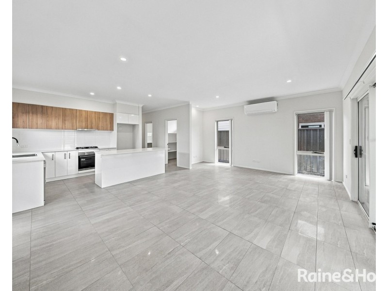 2/196 Denton Park Drive, Aberglasslyn NSW 2320