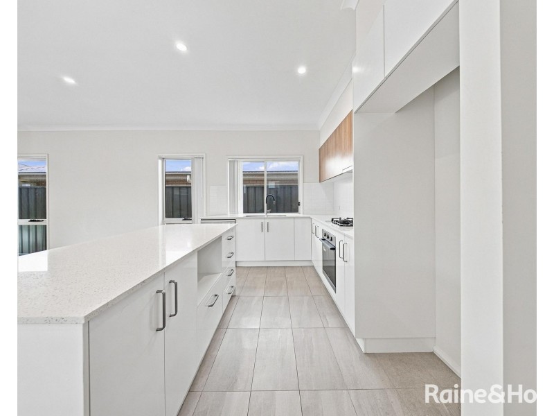 2/196 Denton Park Drive, Aberglasslyn NSW 2320