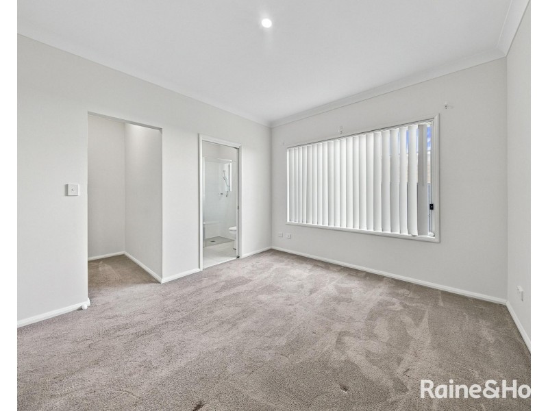 2/196 Denton Park Drive, Aberglasslyn NSW 2320