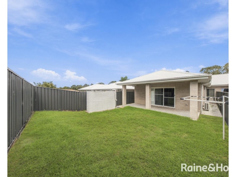 2/196 Denton Park Drive, Aberglasslyn NSW 2320