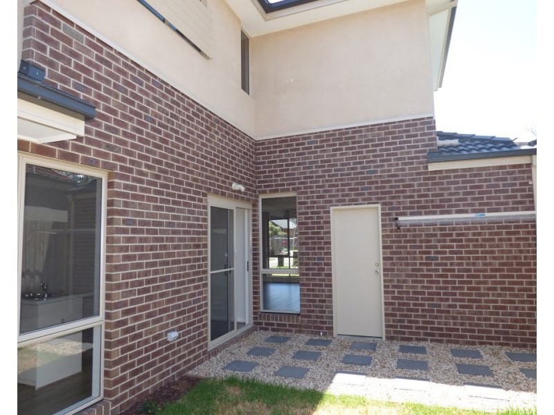 1/4 Florence Avenue, Clayton VIC 3168