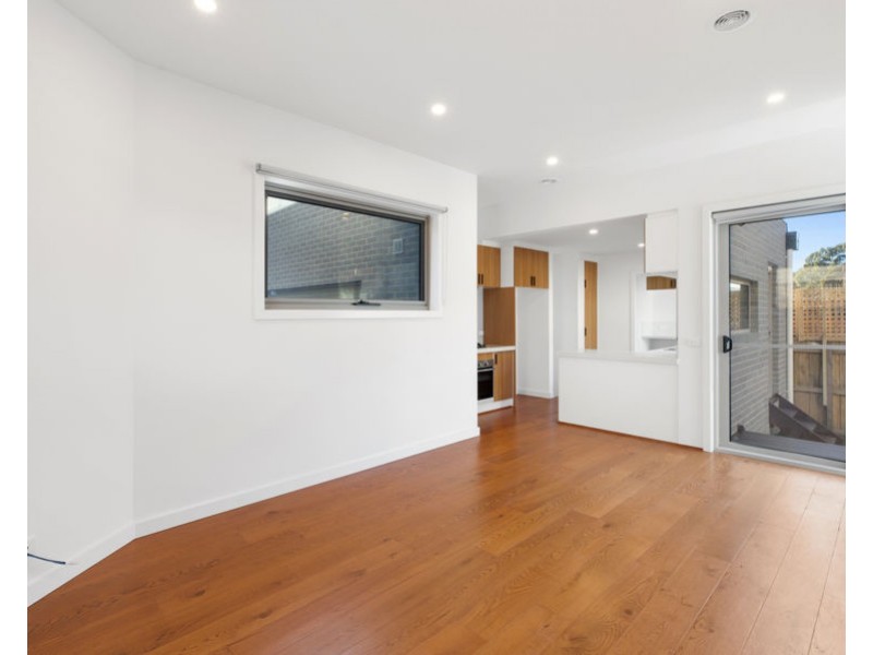 2/13 Sutton Parade, Mont Albert North VIC 3129