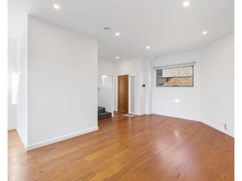 2/13 Sutton Parade, Mont Albert North VIC 3129