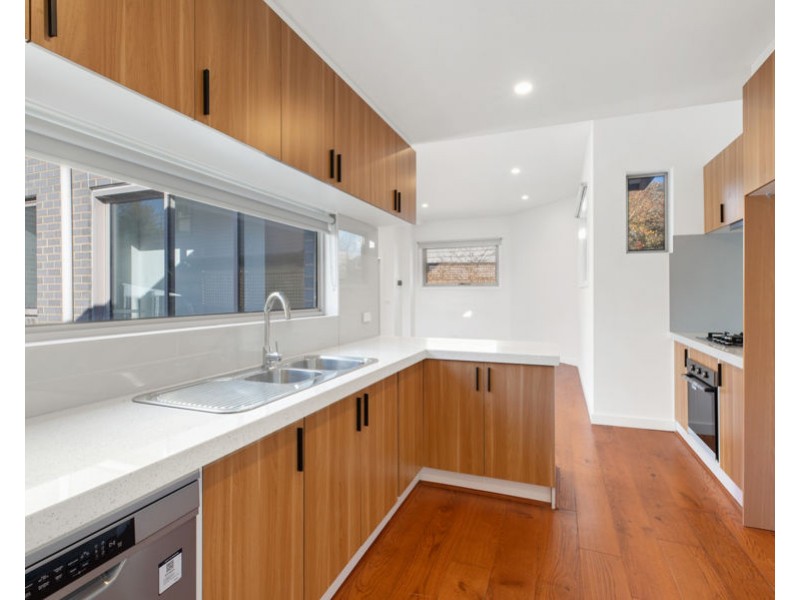 2/13 Sutton Parade, Mont Albert North VIC 3129