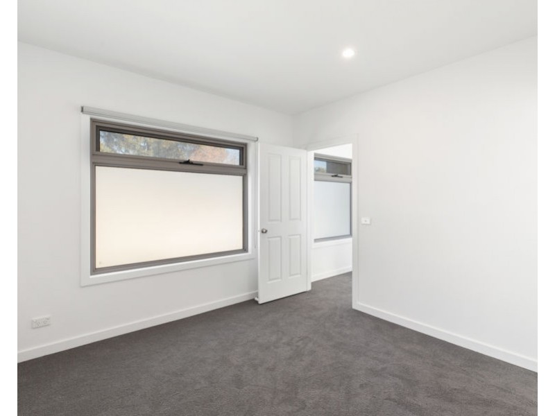 2/13 Sutton Parade, Mont Albert North VIC 3129