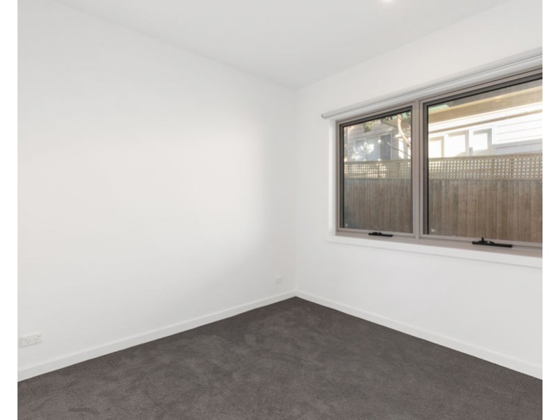 2/13 Sutton Parade, Mont Albert North VIC 3129