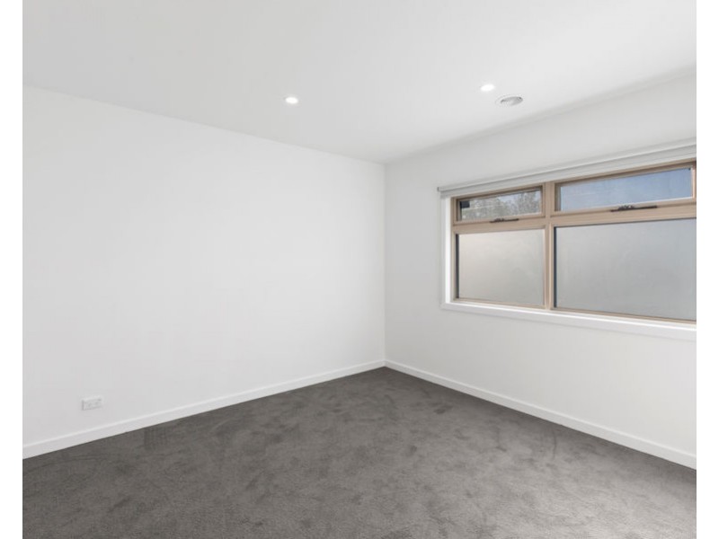 2/13 Sutton Parade, Mont Albert North VIC 3129