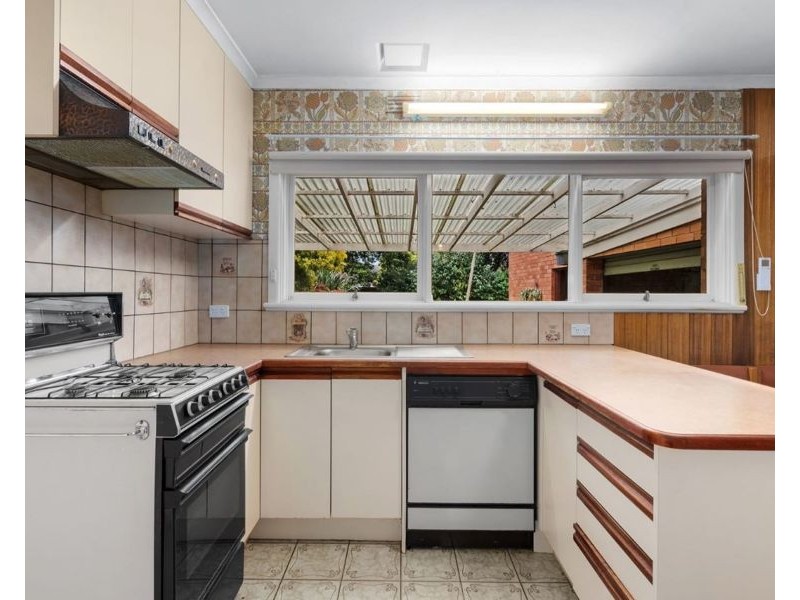 2 Jaques Grove, Forest Hill VIC 3131