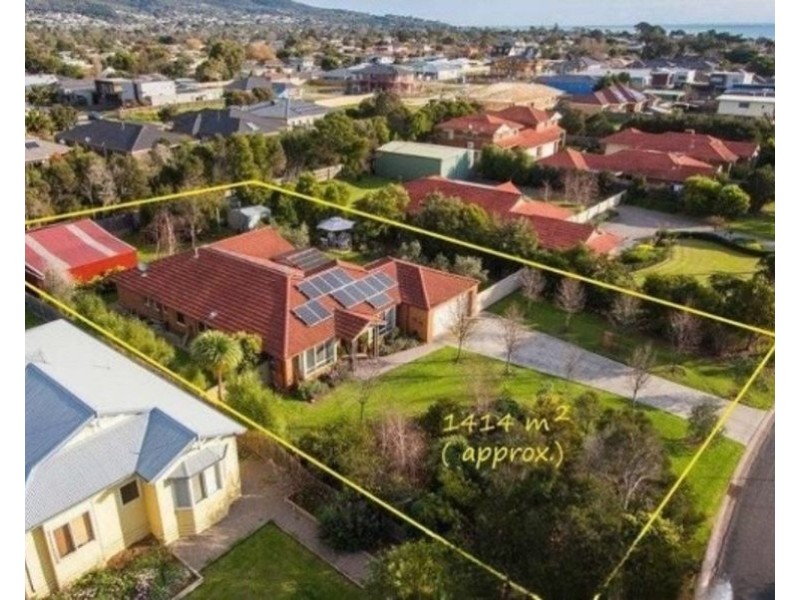 12 Woodlands Grove, Safety Beach VIC 3936