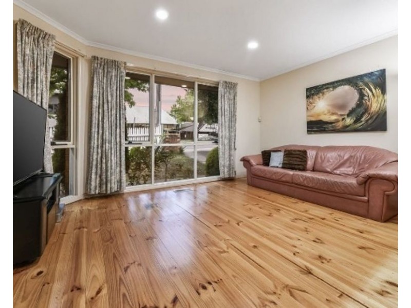 1/4 Springfield Road, Blackburn VIC 3130