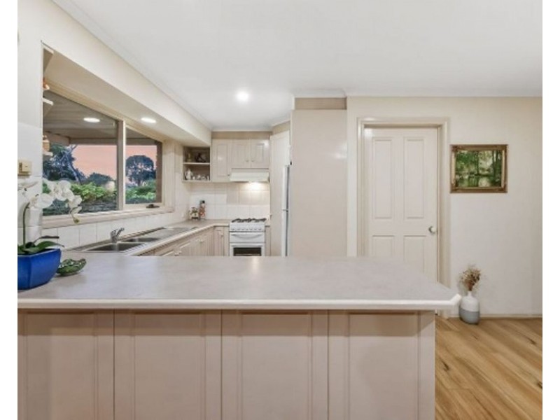 1/4 Springfield Road, Blackburn VIC 3130