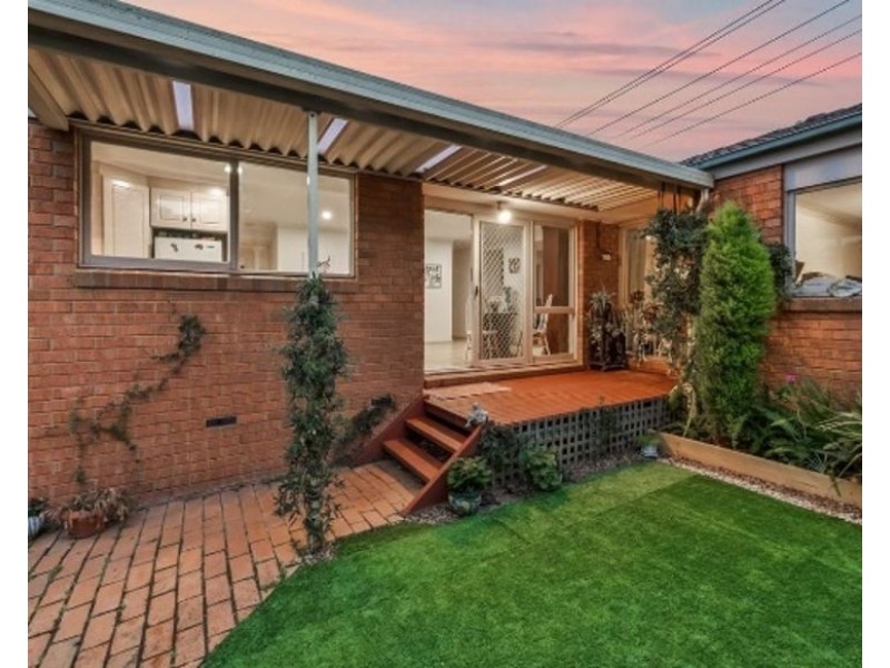 1/4 Springfield Road, Blackburn VIC 3130