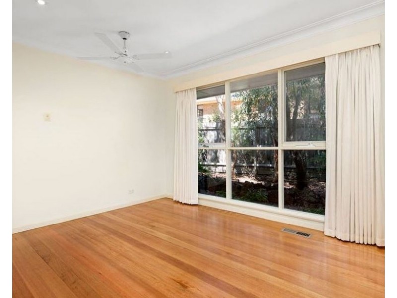 18 Lincoln Avenue, Mont Albert North VIC 3129